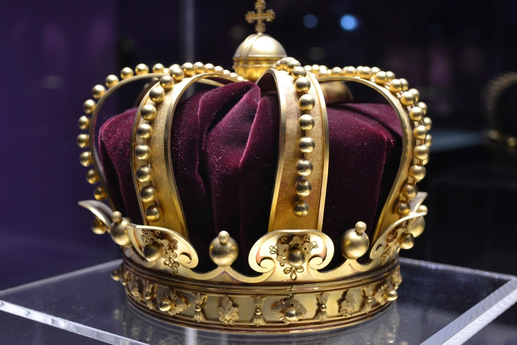 Free king's crown image